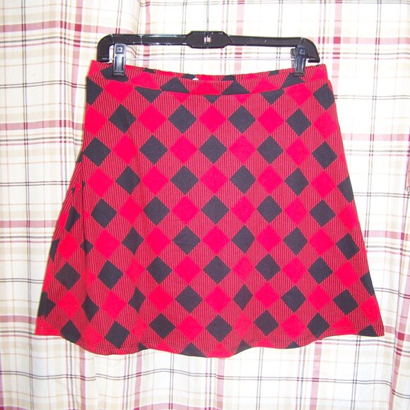 Celebrate Together NWT Red and Black Buffalo Check Skater Skirt Sz L - Picture 2 of 3
